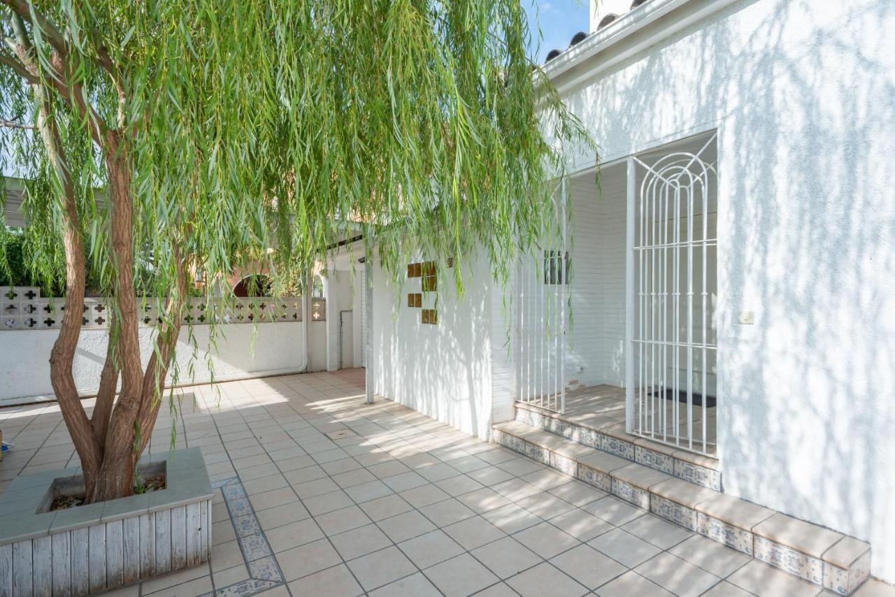 Villa Requesens On Canal Empuriabrava Exteriér fotografie