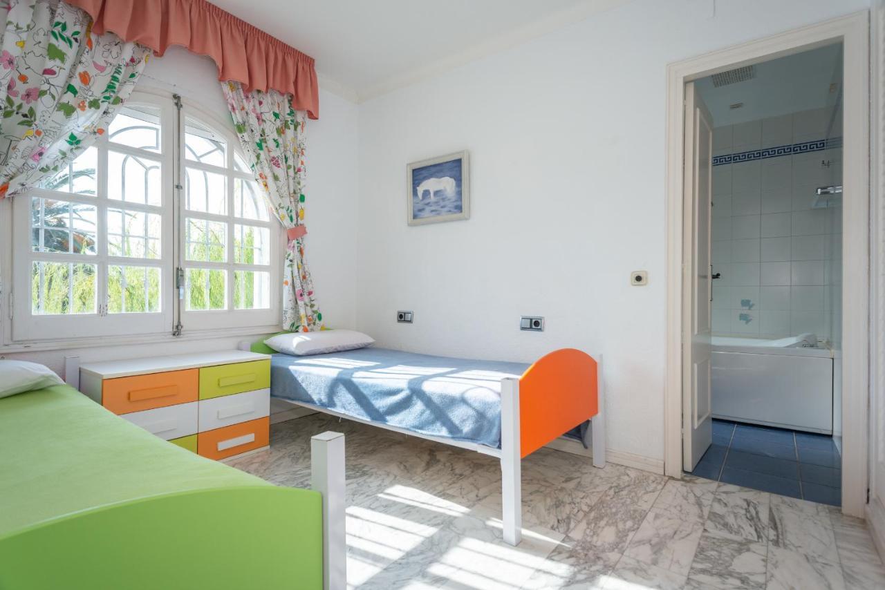 Villa Requesens On Canal Empuriabrava Exteriér fotografie