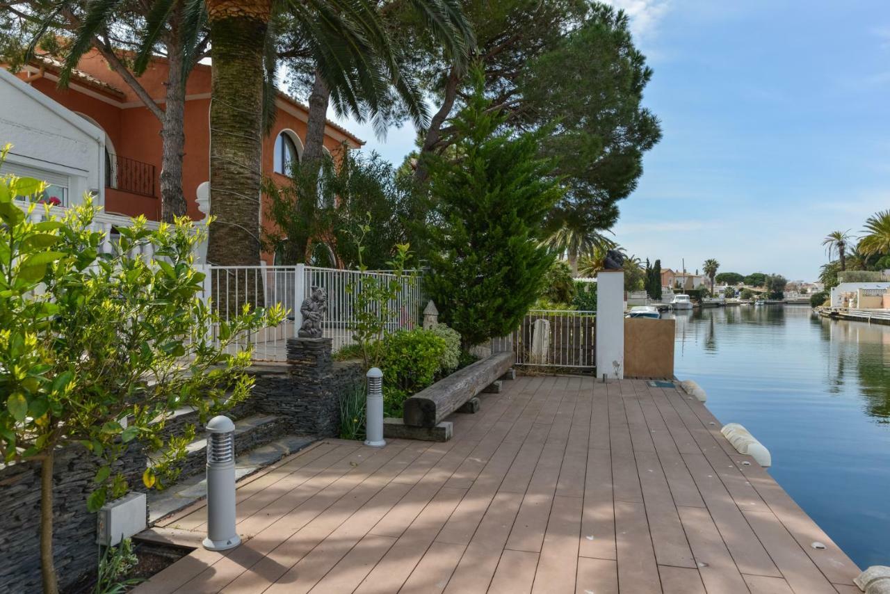 Villa Requesens On Canal Empuriabrava Exteriér fotografie
